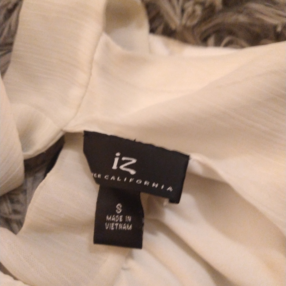 Cute blouse - Picture 3 of 4